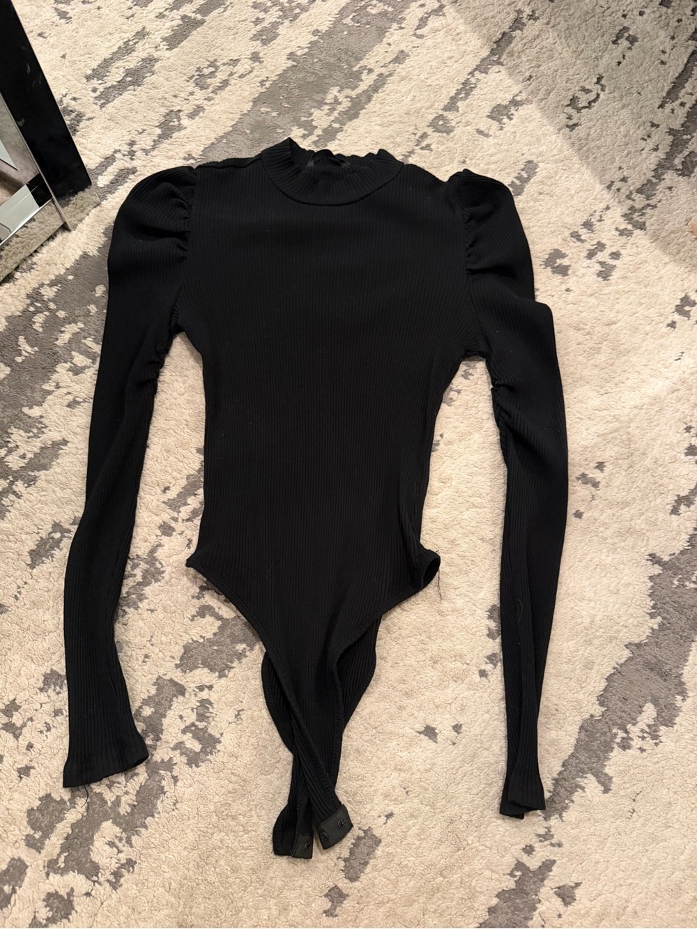 SHEIN Black Ribbed Puff-Sleeve Mock Neck Bodysuit